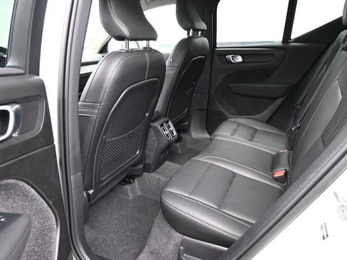 Used 2025 Volvo XC40 B5 Core AWD/4WD image 14