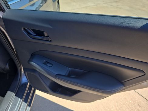 Used 2025 Nissan Altima 2.5 SV FWD image 16