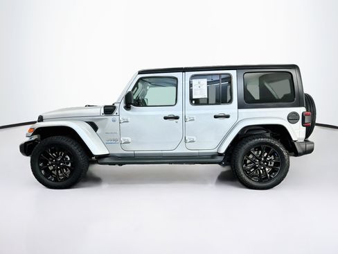 Used 2023 Jeep Wrangler Unlimited Sahara w/ Cold Weather Group AWD/4WD image 4