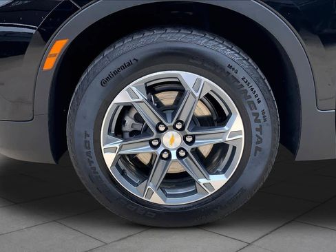 Used 2025 Chevrolet Blazer LT AWD/4WD image 11