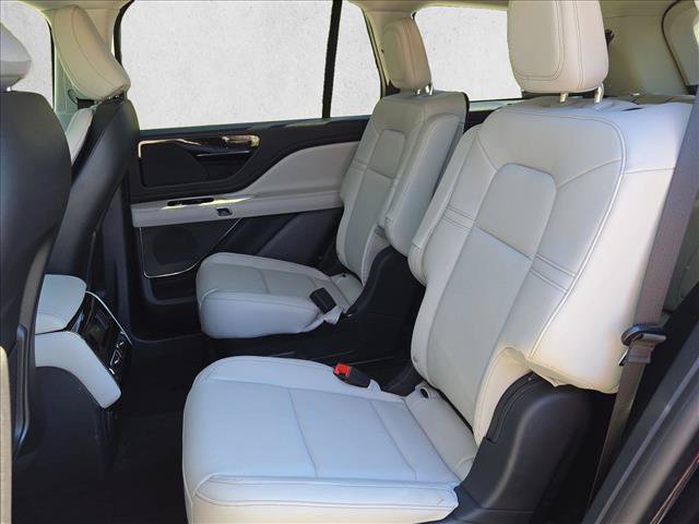 New 2027 Lincoln Aviator AWD image 16