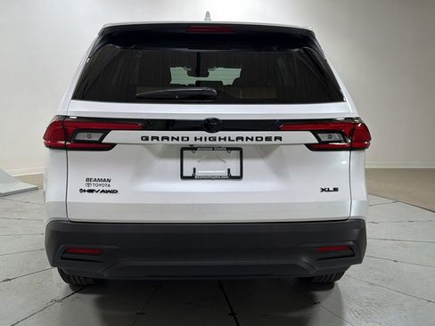 New 2026 Toyota Grand Highlander XLE image 4