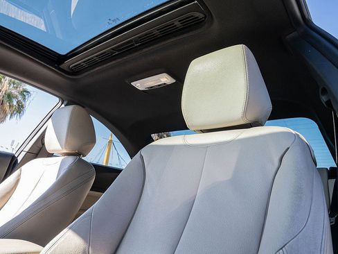 Used 2015 BMW M235i Coupe image 13