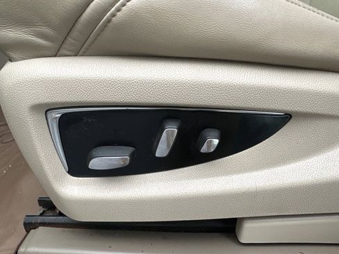 Used 2015 Cadillac Escalade ESV Premium image 10