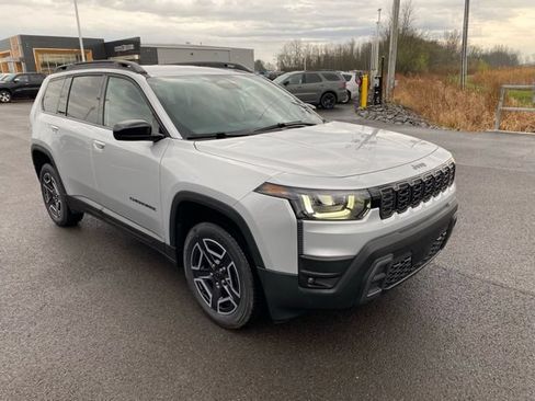 Used 2026 Jeep Cherokee Laredo AWD/4WD image 3