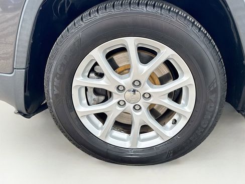 Used 2015 Jeep Cherokee Latitude FWD image 39