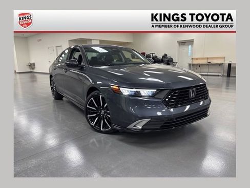 Used 2024 Honda Accord Touring image 1