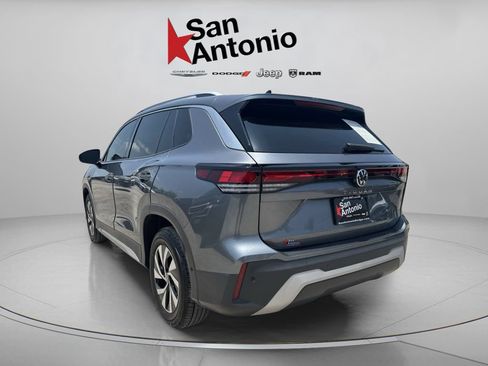 Used 2025 Volkswagen Tiguan S FWD image 11