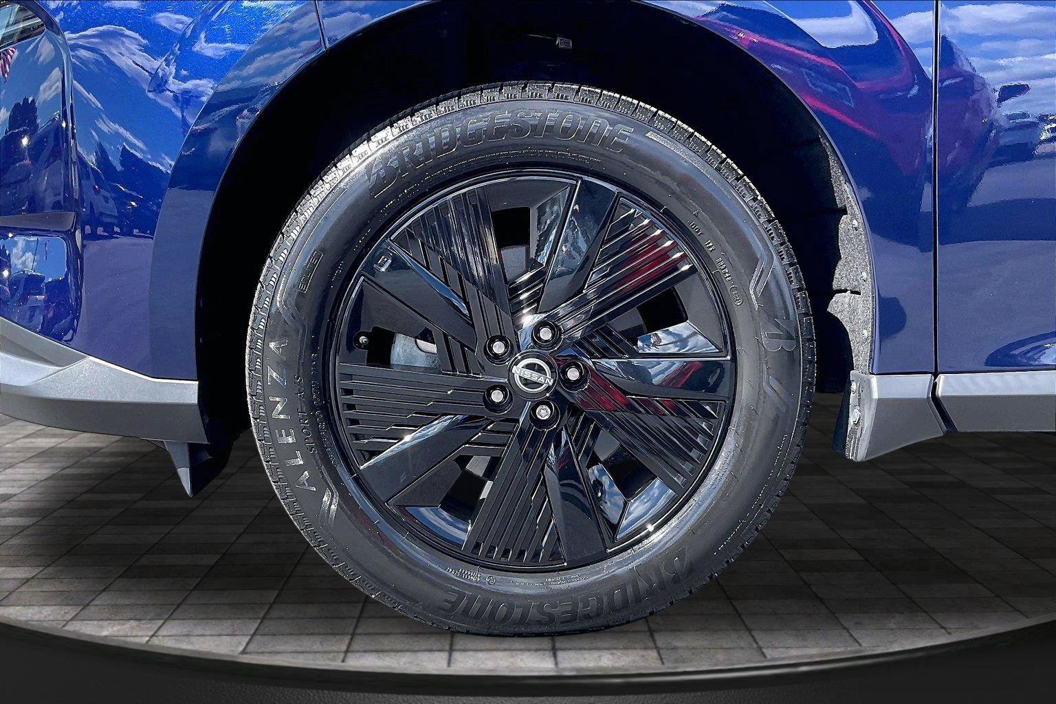 Certified 2025 Nissan Murano SV FWD image 10
