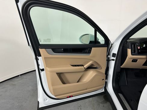 New 2026 Porsche Cayenne AWD/4WD image 14