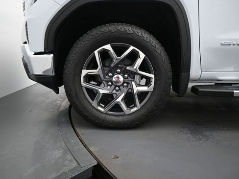 New 2026 GMC Sierra 1500 SLT w/ SLT Premium Plus Package image 8