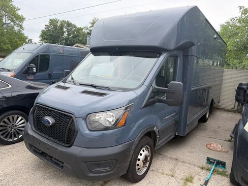 Used 2021 Ford Transit 350 DRW RWD image 3