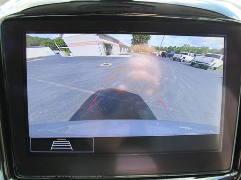 Used 2021 Chevrolet Traverse LT AWD/4WD image 24