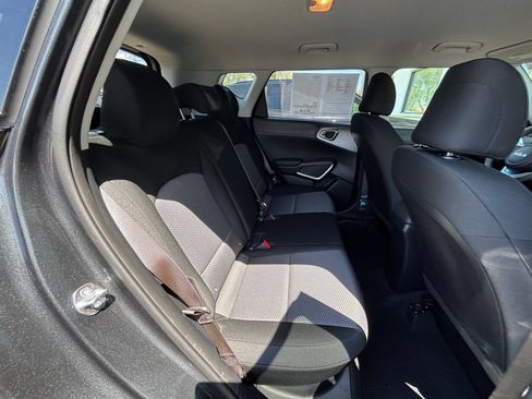 Used 2025 Kia Soul LX w/ LX Technology Package FWD image 33