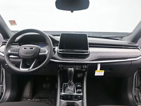 Used 2025 Jeep Compass Sport w/ Mopar Graphics Package AWD/4WD image 17