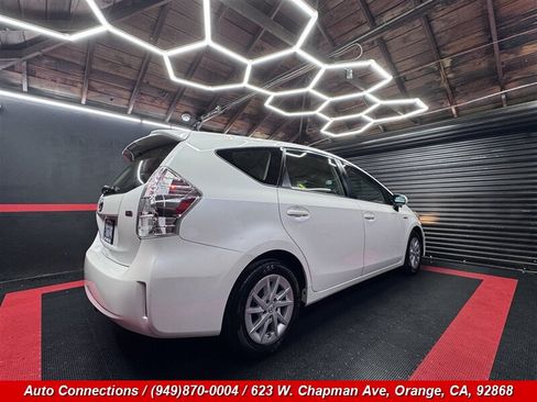 Used 2014 Toyota Prius V Two FWD image 3
