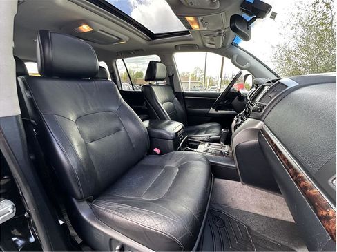 Used 2015 Toyota Land Cruiser AWD/4WD image 16