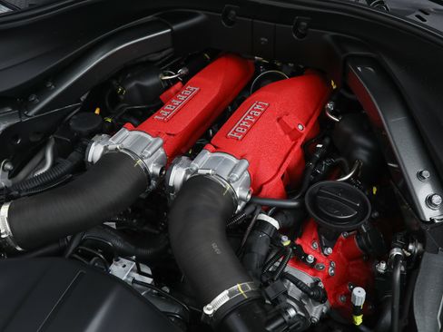 Certified 2025 Ferrari Roma Spider RWD image 24
