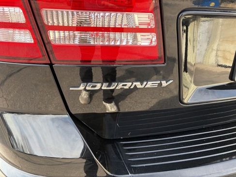 Used 2020 Dodge Journey SE w/ Blacktop Package image 12