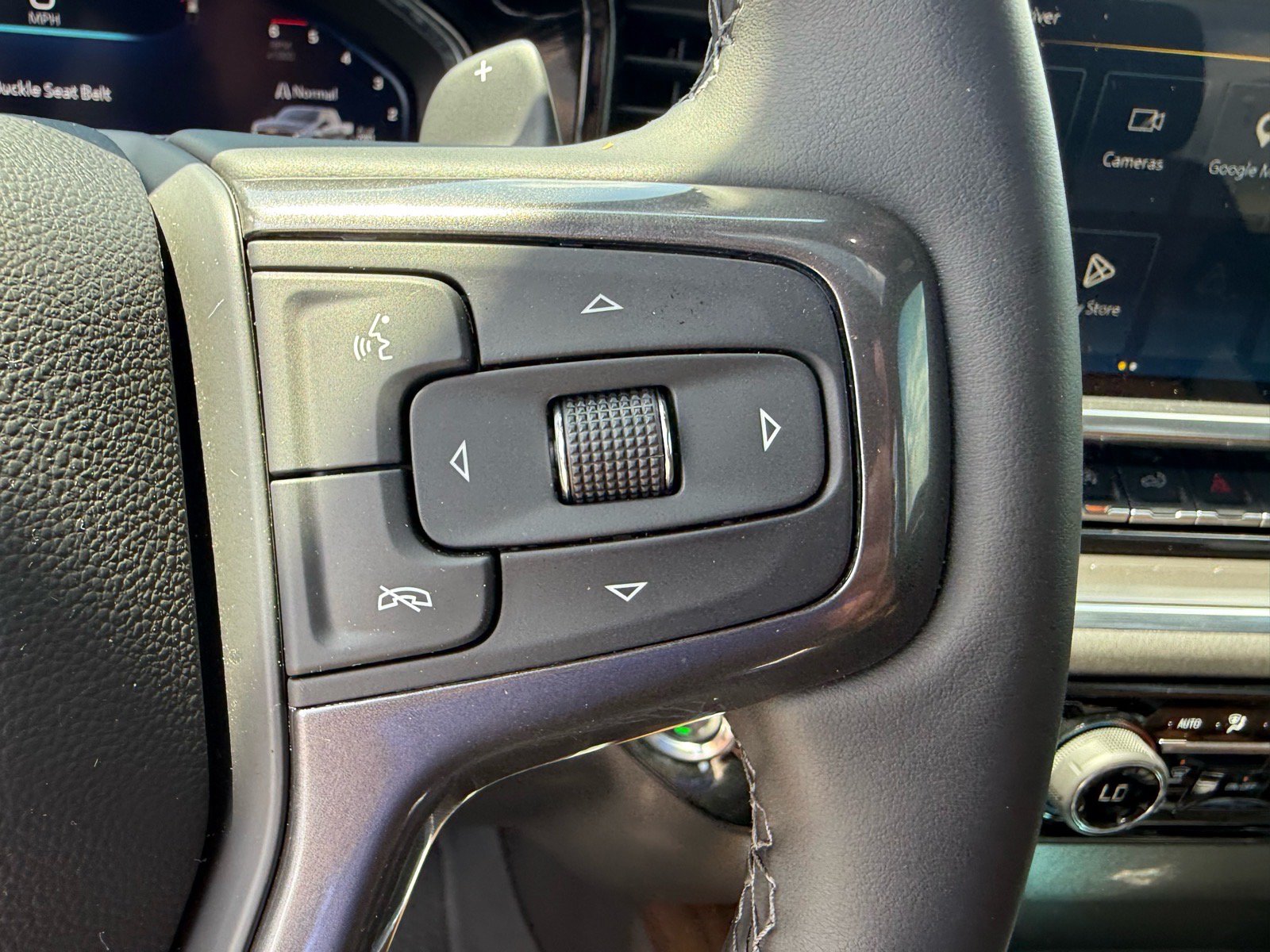 Used 2025 Chevrolet Silverado 1500 High Country AWD/4WD image 30
