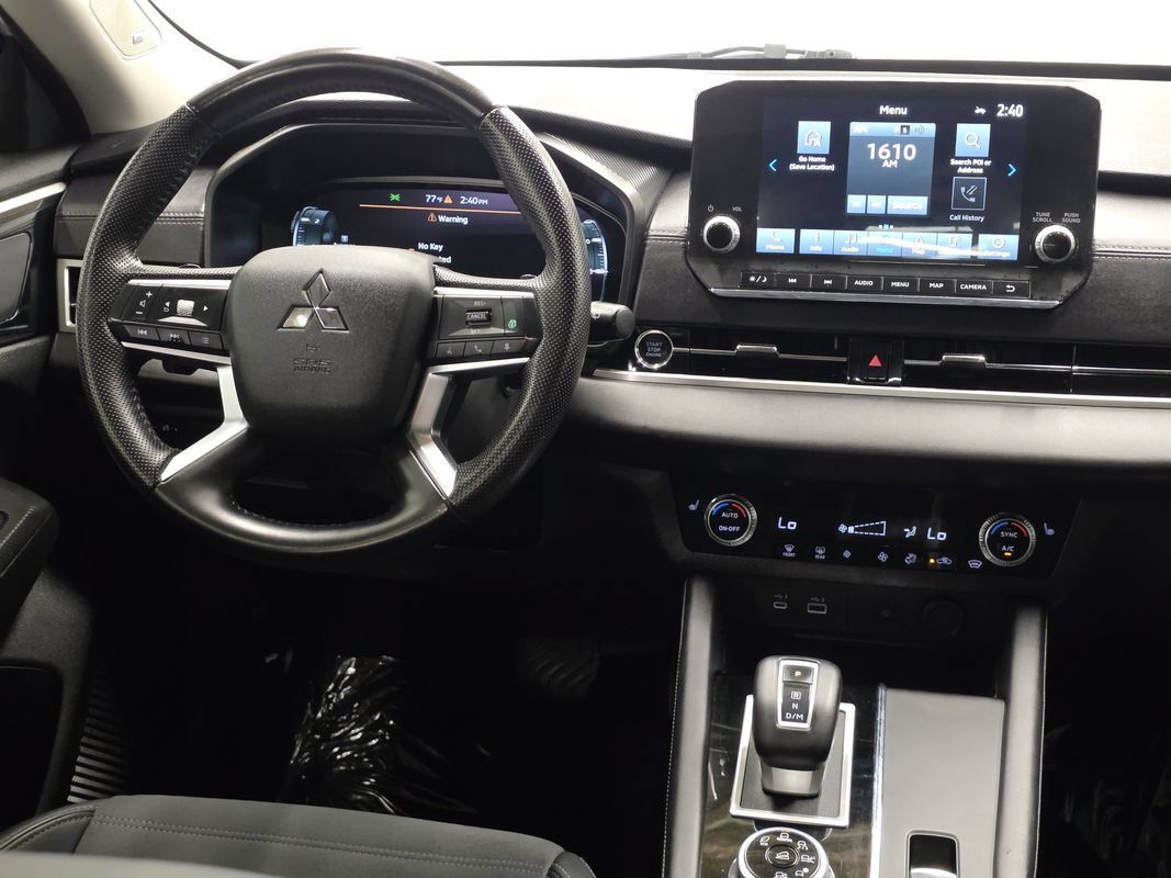 Used 2024 Mitsubishi Outlander AWD image 17