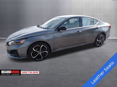 Used 2024 Nissan Altima 2.5 SR w/ SR Premium Package image 3