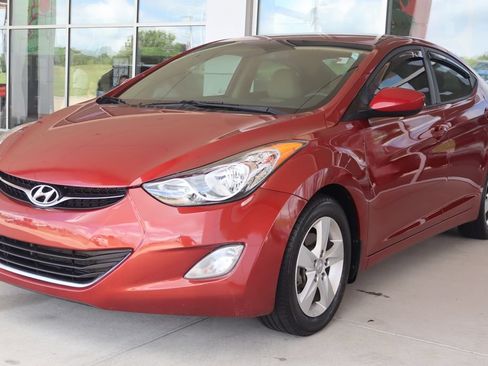 Used 2013 Hyundai Elantra GLS w/ Preferred Pkg FWD image 3