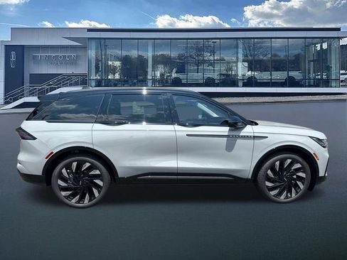 New 2026 Lincoln Nautilus Reserve AWD/4WD image 8