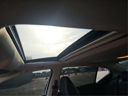 Used 2024 Nissan Altima 2.5 SR w/ SR Premium Package FWD image 9