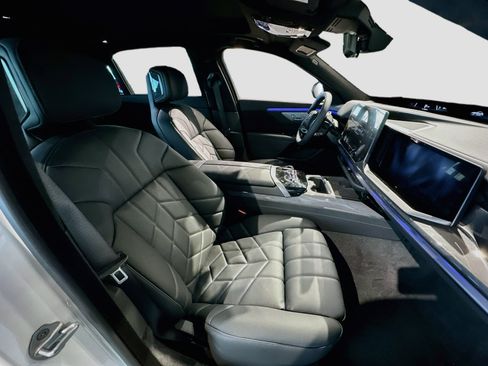 New 2027 BMW 740i w/ Executive Package RWD image 21