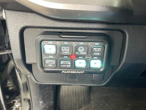 Used 2016 Toyota Tacoma SR5 image 10