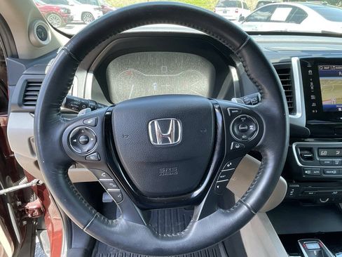 Used 2018 Honda Pilot Touring image 18