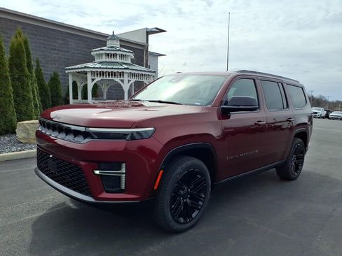 New 2026 Jeep Grand Wagoneer Limited AWD/4WD image 2