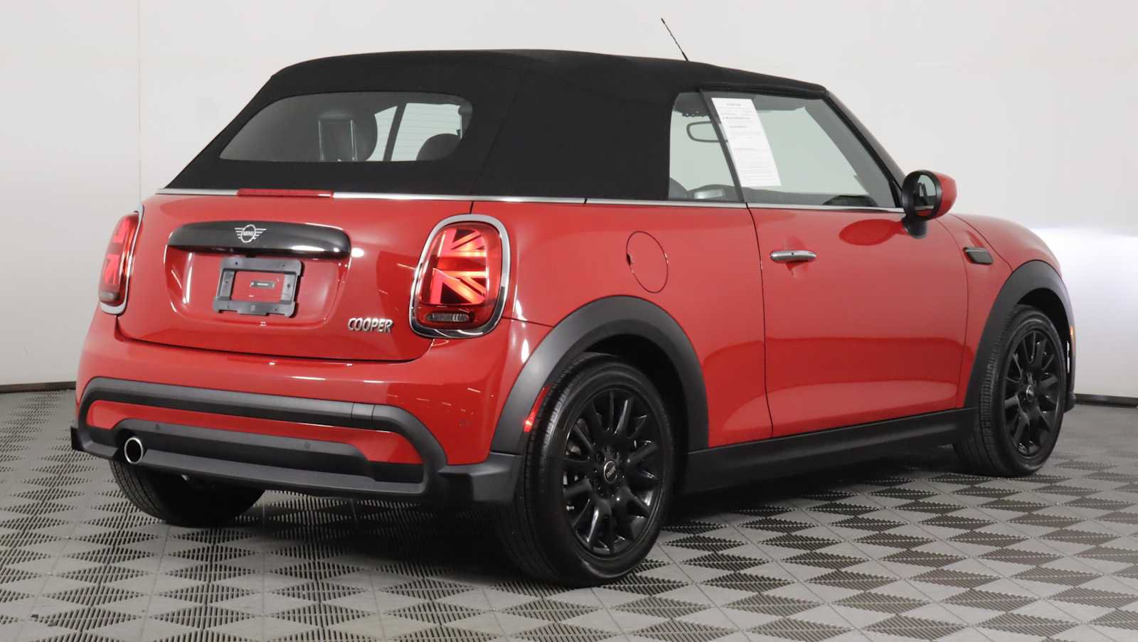 Used 2024 MINI Cooper Convertible FWD image 7