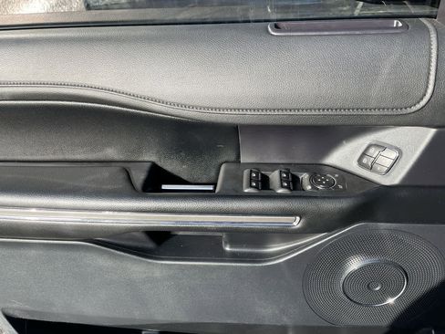 Used 2021 Ford Expedition Max XLT image 36