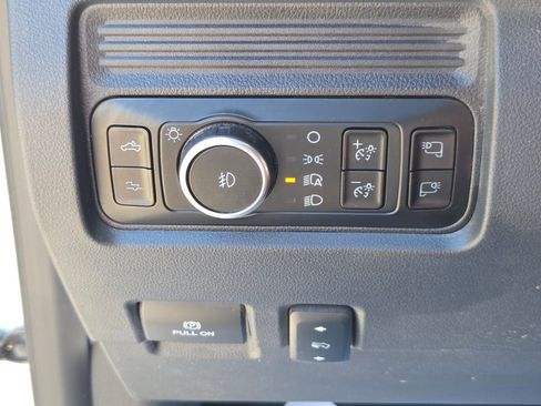 Used 2025 Ford F250 Platinum w/ FX4 Off-Road Package AWD/4WD image 25
