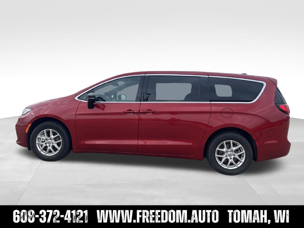 Used 2025 Chrysler Pacifica Select FWD image 4
