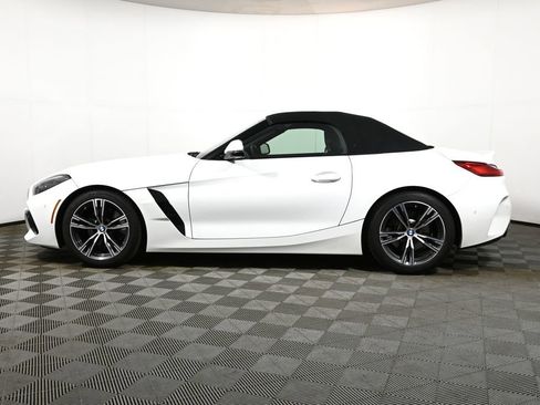 Certified 2024 BMW Z4 sDrive30i w/ Premium Package image 2