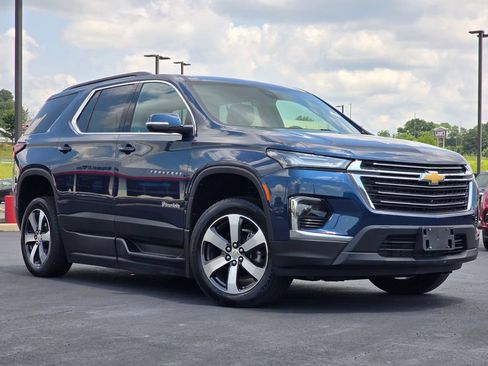 Used 2023 Chevrolet Traverse LT w/ LT Premium Package FWD image 1
