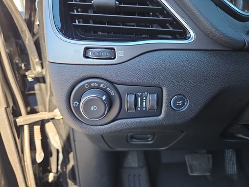 Used 2021 Jeep Cherokee Limited w/ Elite Package AWD/4WD image 31