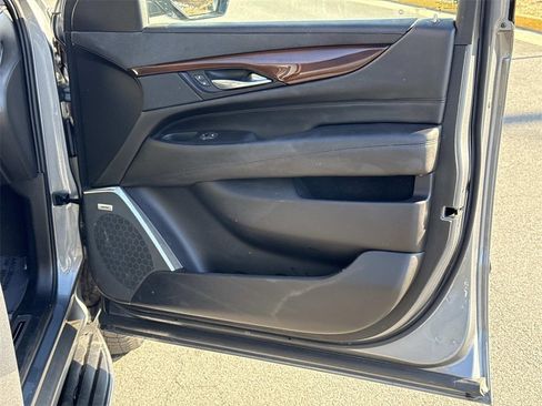 Used 2020 Cadillac Escalade ESV Luxury w/ Escalade Sport Edition image 10