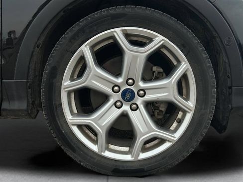 Used 2019 Ford Escape Titanium image 34