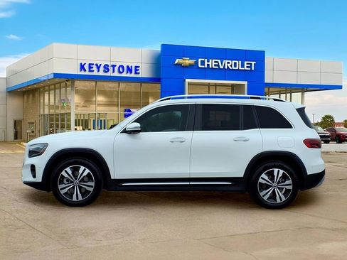 Used 2025 Mercedes-Benz GLB 250 image 4