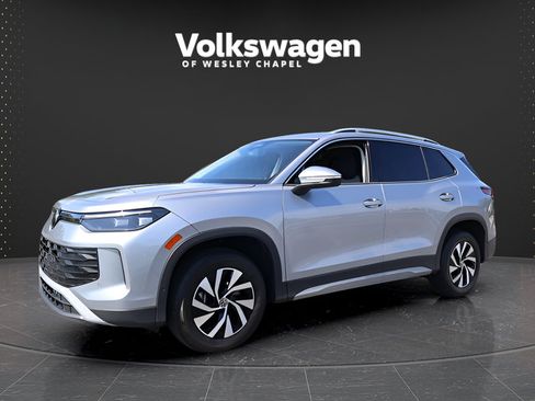 Used 2025 Volkswagen Tiguan S AWD/4WD image 4