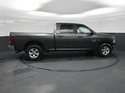 Used 2021 RAM 1500 Classic SLT image 9