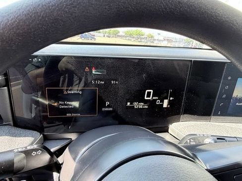 Used 2025 Nissan Kicks SV AWD/4WD image 11