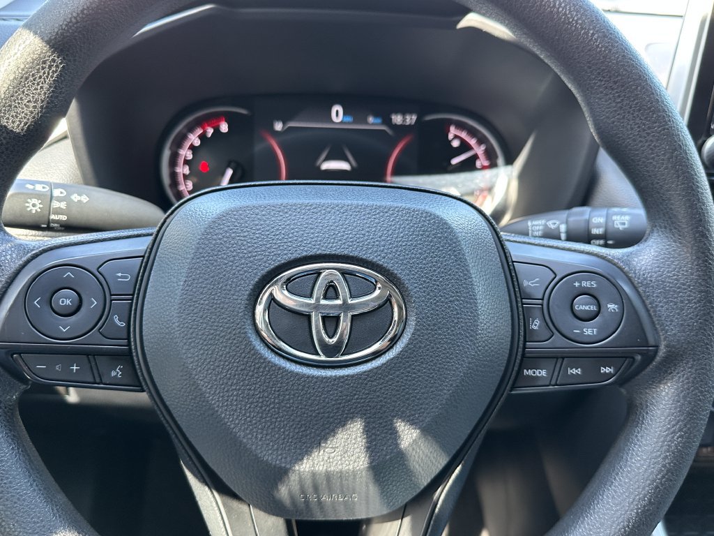 Used 2025 Toyota RAV4 XLE AWD/4WD image 20
