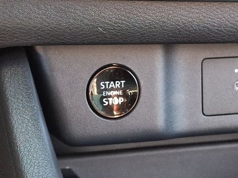 Used 2025 Nissan Rogue SV AWD/4WD image 22