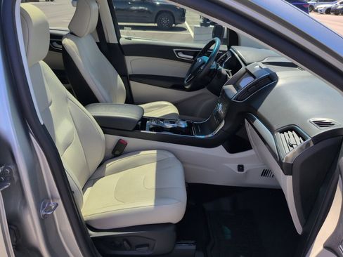 Used 2020 Ford Edge Titanium w/ Equipment Group 301A AWD/4WD image 16