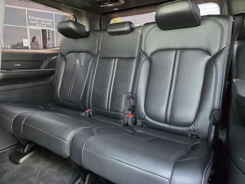 Certified 2022 Jeep Wagoneer Series II AWD/4WD image 26
